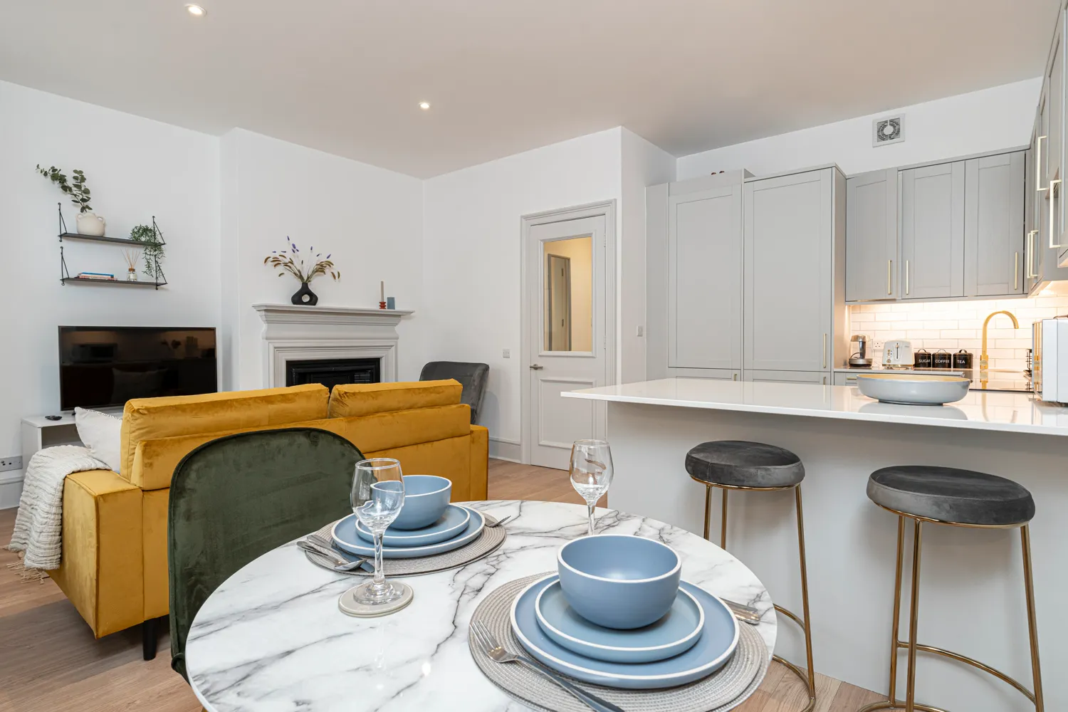 Leicester Square Apartments 5